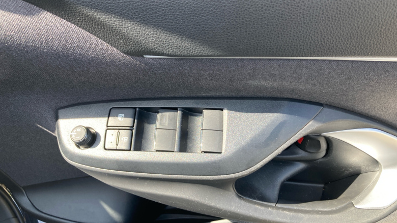 Toyota Yaris Cross 1.5 Hybrid Design 5dr CVT Hybrid Estate